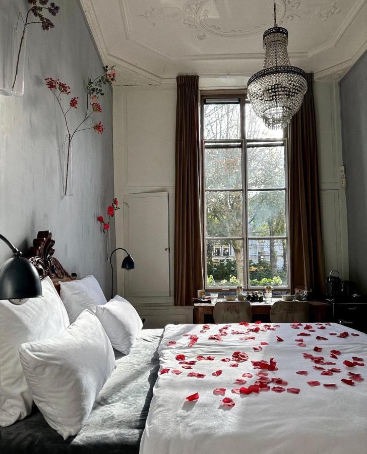 Logies Aan De Dam Hotel Middelburg Bagian luar foto
