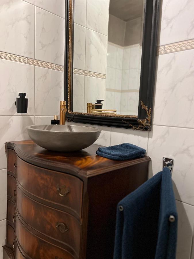 Logies Aan De Dam Hotel Middelburg Bagian luar foto