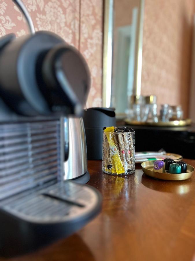 Logies Aan De Dam Hotel Middelburg Bagian luar foto